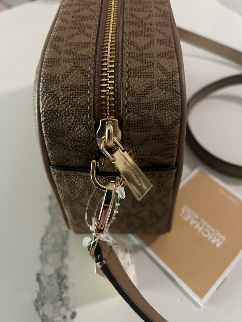 NWT MICHAEL Michael Kors Jet Set Small Signature Logo Camera Crossbody Brown - Picture 3 of 8